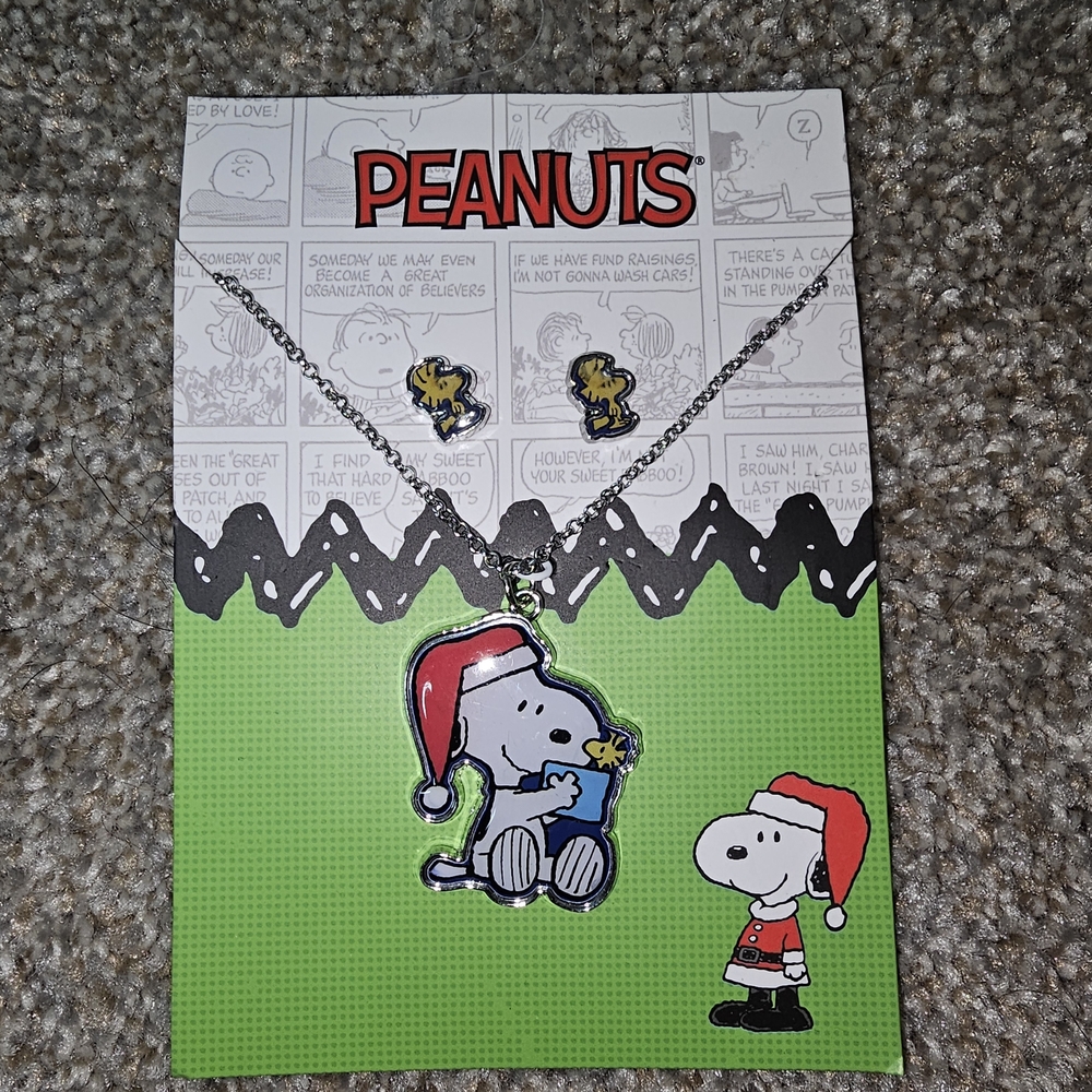 Peanuts Snoopy Christmas Necklace and Earrings Set